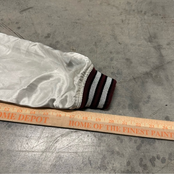 Levi’s Reversible Black Silver Cheetahs Bomber Jacket Medium - Picture 6 of 9